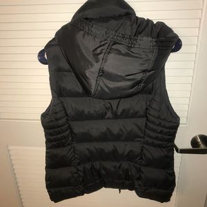 Hooded dark grey Abercrombie puffer vest